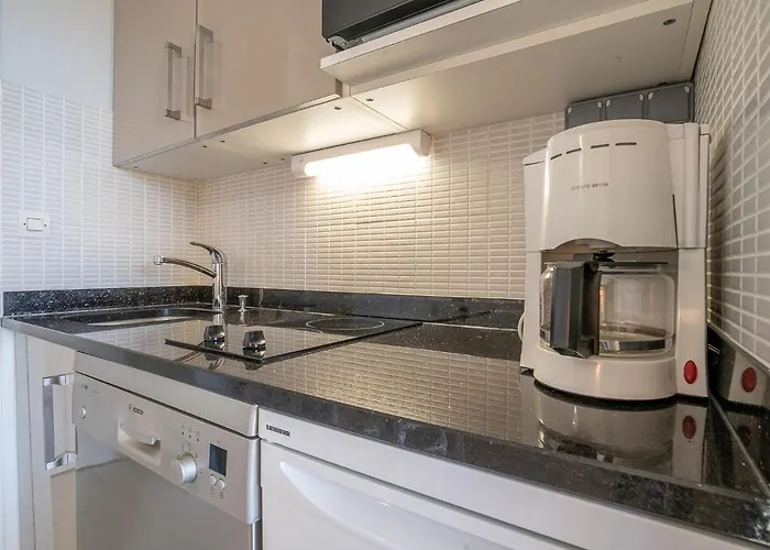 L'esquinade P1 111 By Interhome Daire Saint-Raphaël